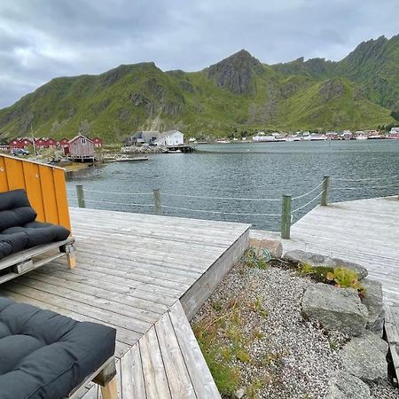 Charming Waterfront Cabin In Ballstad, Lofoten Esterno foto